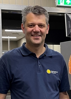 Dr. Anthony Claes