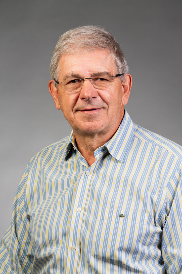 Dr. J Samper